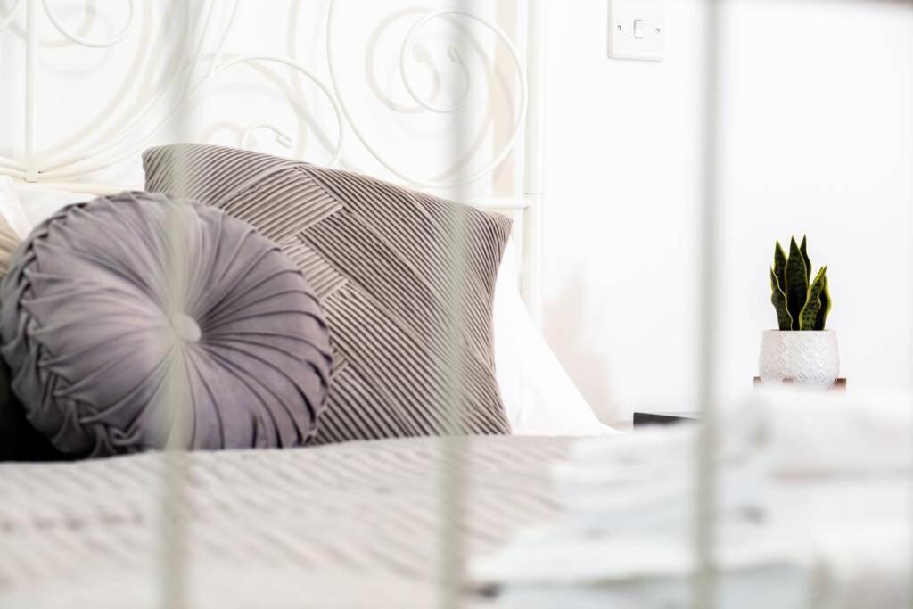 Luxury 2Bed Spacious Apartment- City Centre- Free Parking เบอร์มิงแฮม ภายนอก รูปภาพ