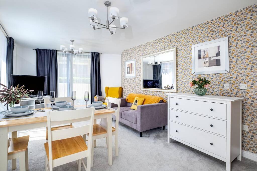 Luxury 2Bed Spacious Apartment- City Centre- Free Parking เบอร์มิงแฮม ภายนอก รูปภาพ
