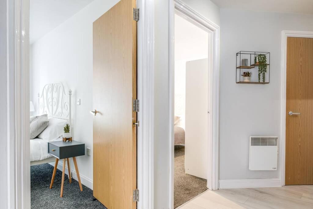 Luxury 2Bed Spacious Apartment- City Centre- Free Parking เบอร์มิงแฮม ภายนอก รูปภาพ