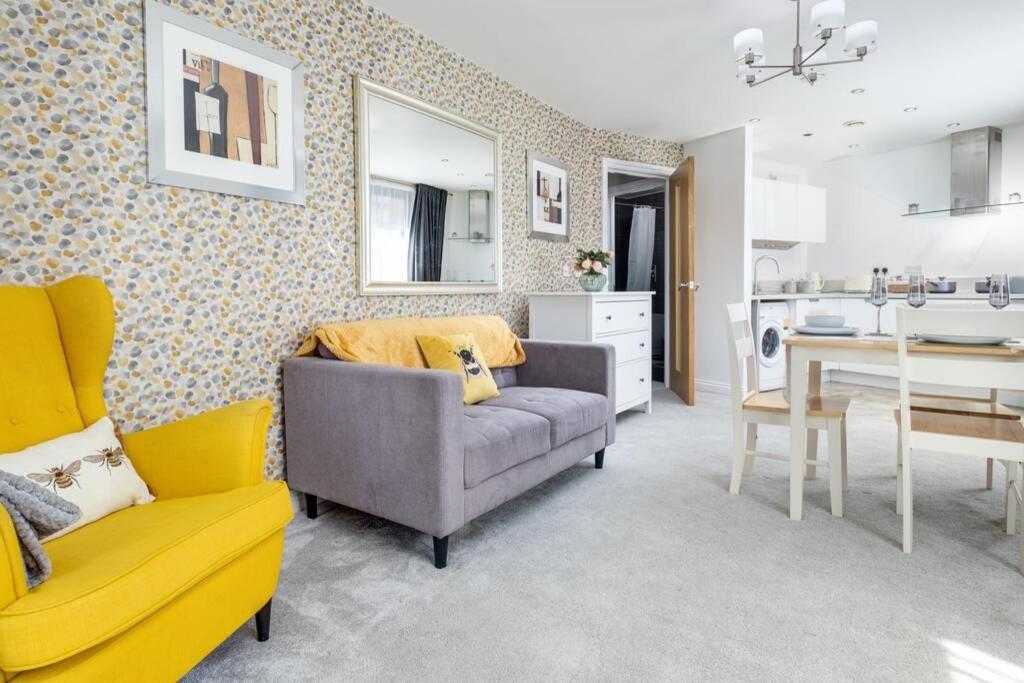 Luxury 2Bed Spacious Apartment- City Centre- Free Parking เบอร์มิงแฮม ภายนอก รูปภาพ